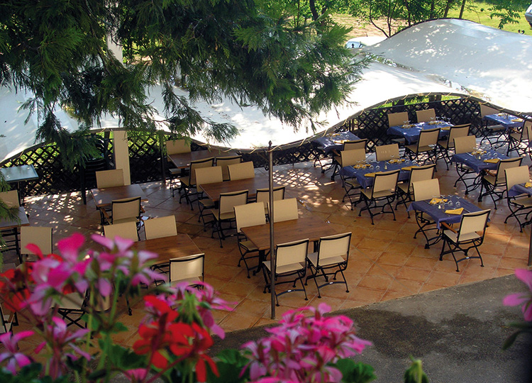 Hôtel – Restaurant Les Cèdres – Logis