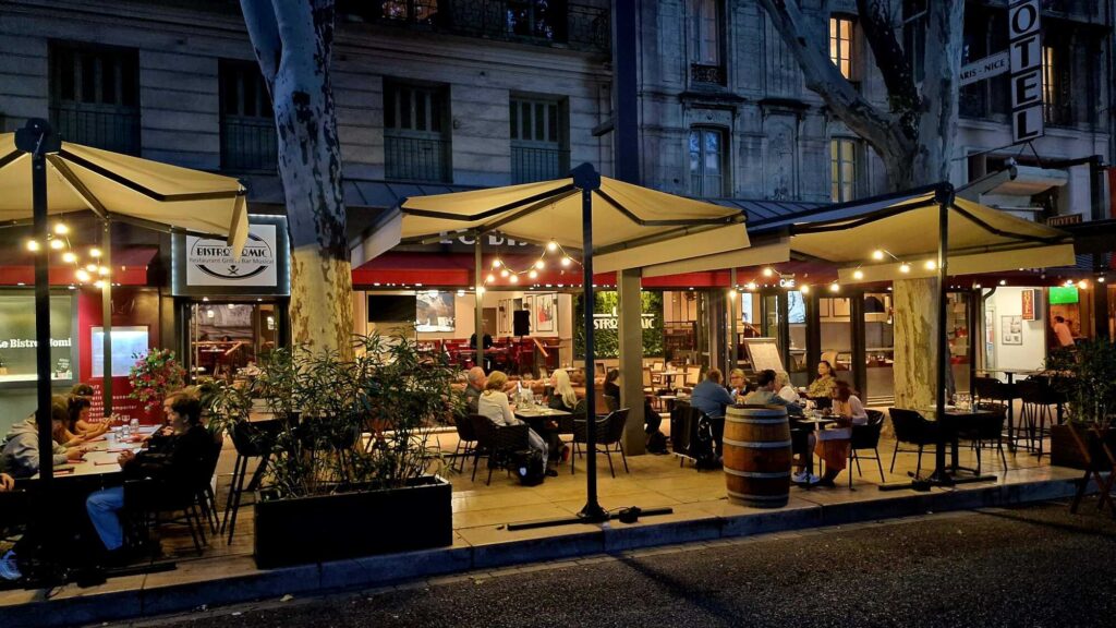 RESTAURANT POMELO