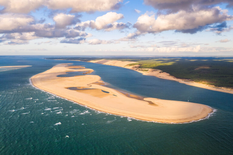 Vue aérienne du bassin d’Arcachon pour organiser une sortie de groupe
