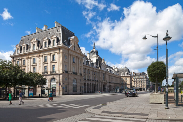 Vue du Palais du Commerce à Rennes pour organiser un repas de groupe en Bretagne
